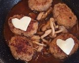 チーズがとろ〜り、煮込みハンバーグ☾作り方6写真