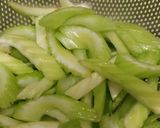 セロリのすりごま和え作り方1写真