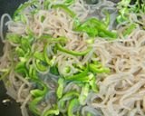 糸こんにゃくのパパッと炒め作り方1写真