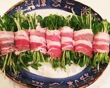 レンチンで簡単★豆苗の豚バラまき★作り方1写真