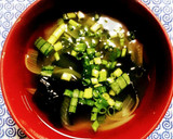 ☆５分で完成☆新玉葱とわかめの中華スープ作り方4写真