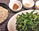 ほっこり【鶏ごぼうとほうれん草の味噌汁】作り方1写真