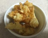 餃子の皮で簡単！カリカリ揚げ作り方4写真