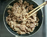 包丁要らず簡単メイン☆豚コマの甘辛炒め。作り方5写真