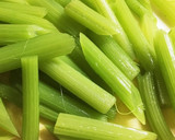 我が家の定番♪めんつゆでふきの煮物♪作り方1写真