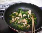 海老と小松菜のクリームオムレツ作り方1写真
