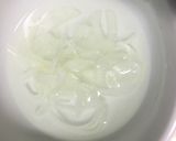 カニカマとトマトのお手軽ココット作り方1写真