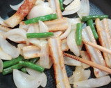 簡単☆ちくわと新玉の蒲焼き風ピリ辛炒め作り方6写真