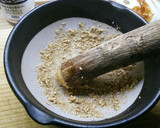 レンジ蒸しキャベツとちくわの胡麻和え作り方4写真