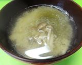*がごめとろろ昆布としめじのみそ汁*作り方3写真