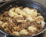合いびき肉とじゃがいもの甘辛オムレツ作り方4写真