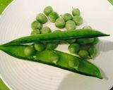 えんどう豆をシワにならずキレイに茹でる♡作り方1写真