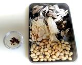 大豆と茸の旨辛煮作り方1写真