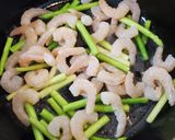 アスパラとエビのマヨ醤油炒め作り方4写真