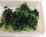 ほうれん草とトマトの簡単、和えサラダ作り方2写真