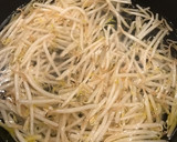 シャキシャキもやしと豚肉のスタミナ炒め！作り方2写真