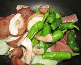 牛肉、しし唐、椎茸のぱぱっと炒め☆作り方6写真