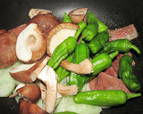牛肉、しし唐、椎茸のぱぱっと炒め☆作り方6写真