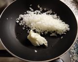 バターサーモンのパスタを蕎麦で・隠醤油味作り方1写真