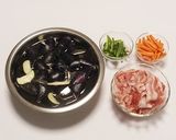 簡単☆豚肉となすの旨辛炒め作り方1写真