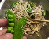 もやしとスナップえんどうの塩昆布あえ♪作り方3写真