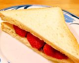 超簡単！はさむだけイチゴ大福風トースト☆作り方3写真