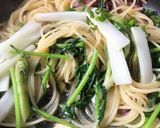 ホタルイカとウドと春菊のペペロンチーノ作り方6写真