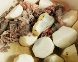 里芋と牛ばら肉の煮物作り方2写真