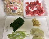 生姜が主役。絶品、肉野菜炒め作り方1写真