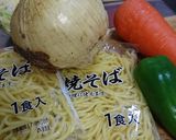 小さい子どもに♪パパの愛情焼きそば。作り方1写真