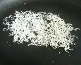 しらすとかぶの葉の塩昆布炒め☆作り方1写真