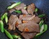 牛肉とアスパラとキクラゲのピリ辛炒め♪作り方8写真