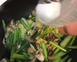 小松菜・舞茸・卵のウェイパー炒め作り方4写真