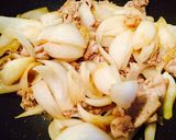 旬の新玉ねぎと豚肉のピリ辛生姜甘みそ炒め作り方6写真