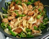 子ども大好き♪鶏肉とピーマンのカレー炒め作り方3写真