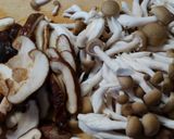 簡単☆鶏ささみと白菜きのこの和風塩スープ作り方1写真