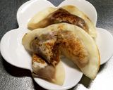 余った餃子の皮で！お好み焼き風餃子☆作り方5写真