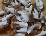 朝食にも♪なめこと小松菜しめじのお吸い物作り方1写真