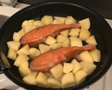 簡単！鮭とじゃがいものバター炒め♡作り方5写真