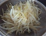 材料3つ☆　簡単　もやしのピリ辛中華和え作り方1写真