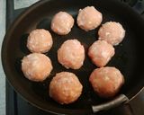 栄養満点!うずらin鶏団子バルサミコ炒め作り方5写真