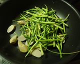 ニンニクの芽とウインナーの炒め物作り方4写真