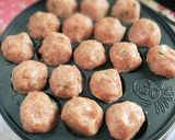 たこ焼き機で肉団子作り方2写真