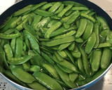 絹さやとツナのからしマヨネーズ和え作り方1写真