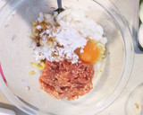 新玉ねぎのふわふわ肉詰め作り方2写真