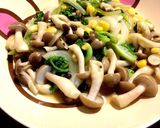 サラダ菜としめじのバター醤油炒め作り方7写真