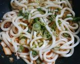 ふわふわ卵のせ！焼きキムチうどん作り方3写真