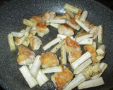 鶏もも肉とごぼうの炒め煮作り方3写真