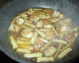 鶏もも肉とごぼうの炒め煮作り方4写真