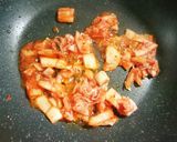 ふわふわ卵のせ！焼きキムチうどん作り方1写真